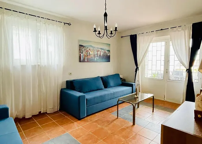 Сasa de vacaciones In With House Sea View