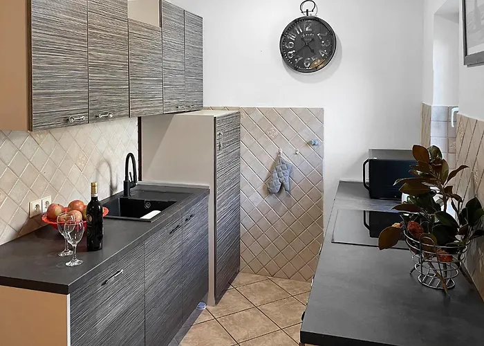 In With House Sea View Vakantiehuis Selce